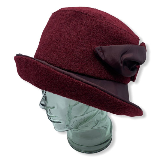 Burgundy winter bell hat with taffeta | Large brim | Ladies | Made in Canada | Montreal | Genevieve Dostaler