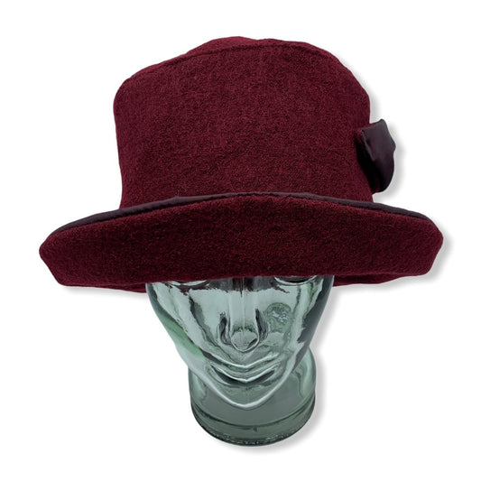 Burgundy winter bell hat with taffeta | Large brim | Ladies | Made in Canada | Montreal | Genevieve Dostaler