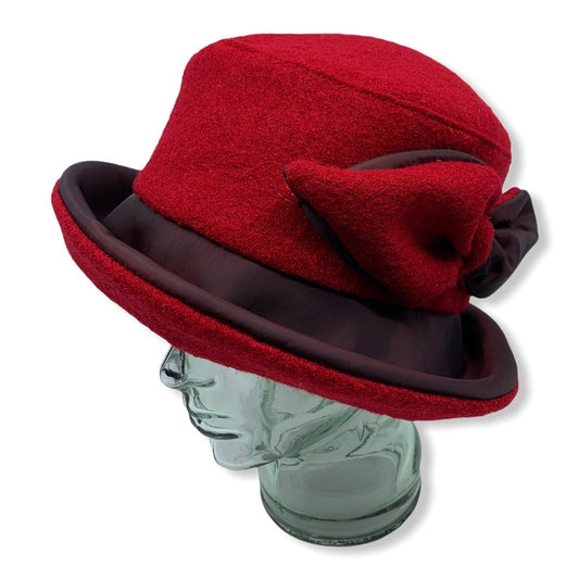 LEA ( red ) - Genevieve Dostaler : Hats