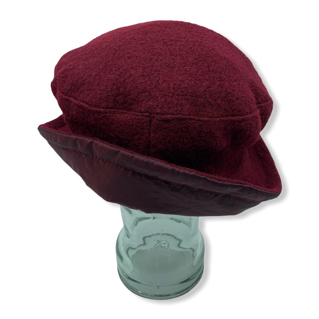 Burgundy Beret with Taffeta | Women | Made in Canada | Montreal | Hats | Genevieve Dostaler