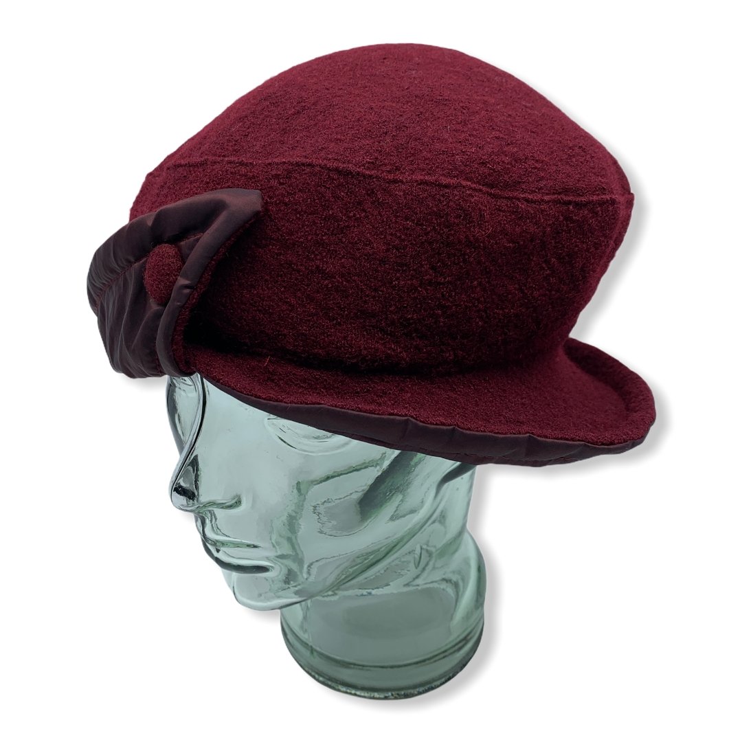 Beret bourgogne avec taffeta | Femme | Fabriqué au Canada | Montreal | Chapeaux | Genevieve Dostaler